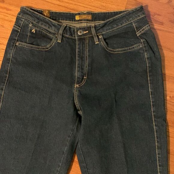 Aura "from the women at Wrangler" Size 12 Regilar Rise jeans - Picture 2 of 11